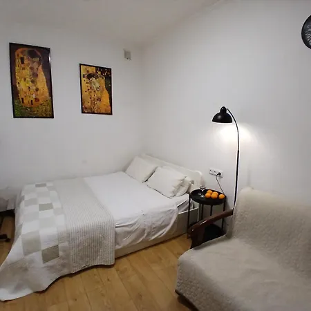 Apartmán напротив вокзала